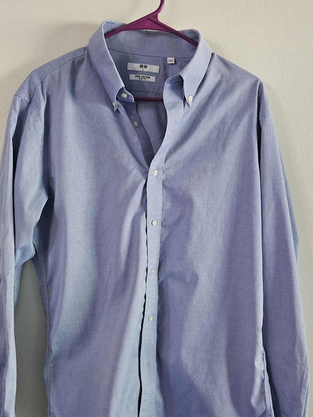 Uniqlo Men's Light Blue Button-Down Oxford Shirt. Preppy, Office, School